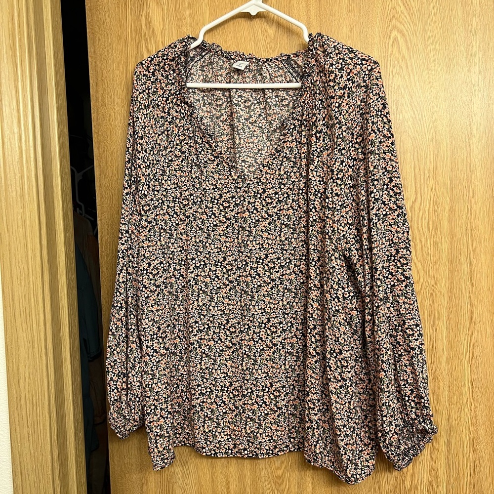 Lightweight Old navy Blouse